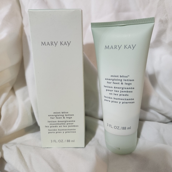 Mary Kay Mint Bliss Energizing Lotion - Picture 1 of 7